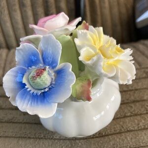 Royal Cuthbertson White Ceramic Piece